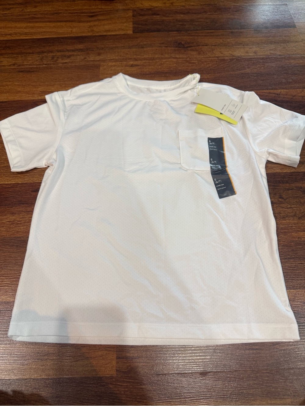 Boys Mesh White Breathable Tee Size Small (6/7)